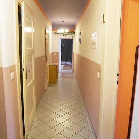 Guest house Lada 2*